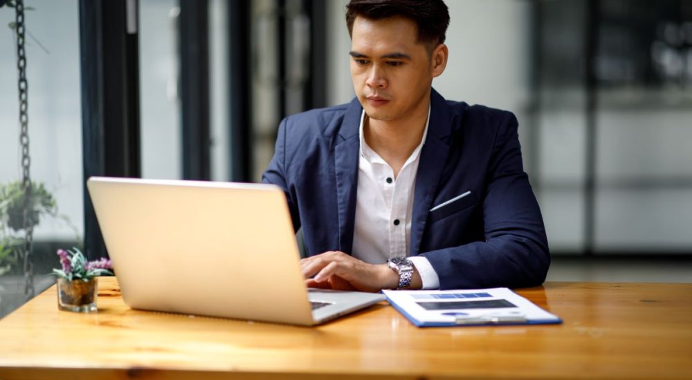 office_worker_laptop